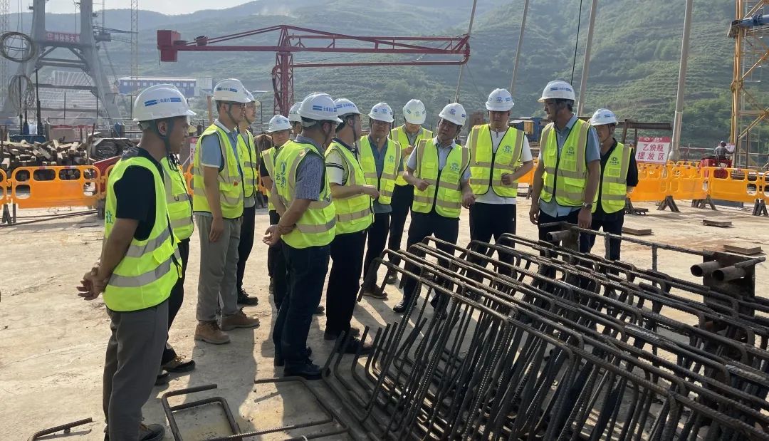 1651020786406216.jpg 2022-04-27-吳勇帶隊到G214線景洪南神秘谷瀾滄江大橋項目檢查指導(dǎo)(1).jpg