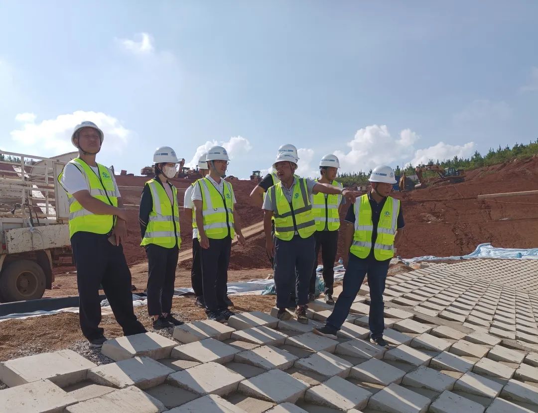 1662035437227683.jpg 李光正到建水紅罩塘項目檢查指導(dǎo).jpg